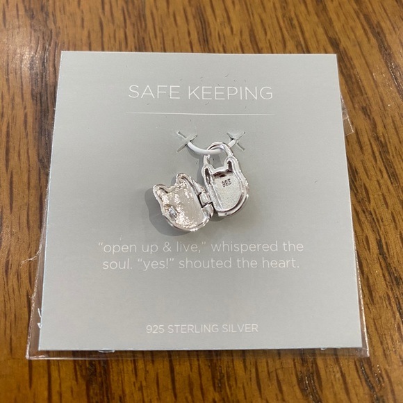 Origami Owl Core Charm - Picture 3 of 4